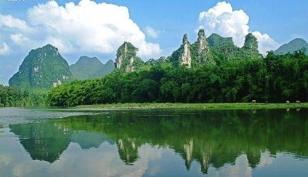 作为桂林山水核心景观的漓江是国家5a级景区和国家重点风景名胜区.