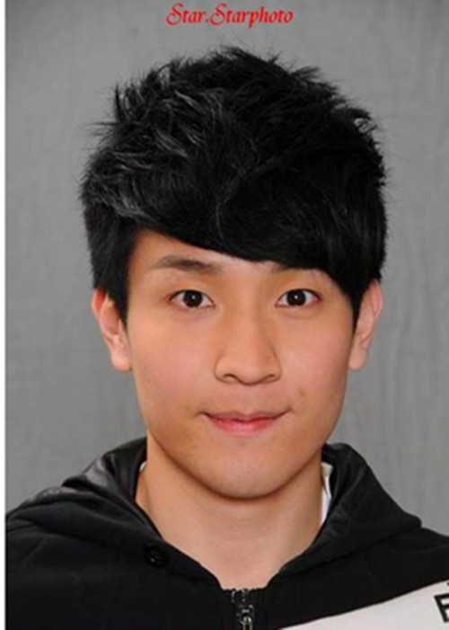 巩乐勤 演员狄易达 职业:中五学生 勤孝顺生性,品学兼优,正义感强